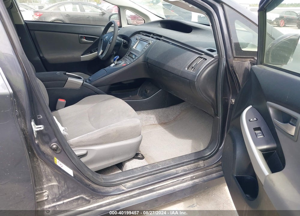2014 TOYOTA PRIUS THREE VIN: JTDKN3DU2E1750302