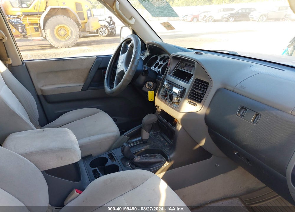 2001 MITSUBISHI MONTERO XLS VIN: JA4MW31RX1J022527