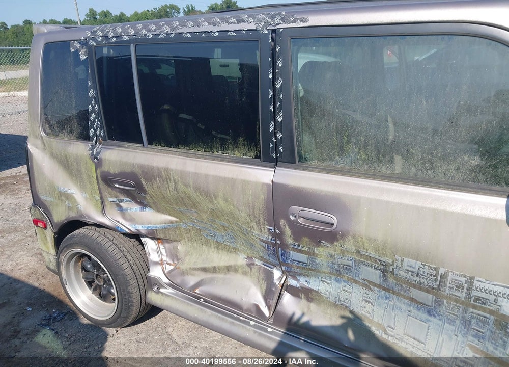 2004 SCION XB VIN: JTLKT324240165754
