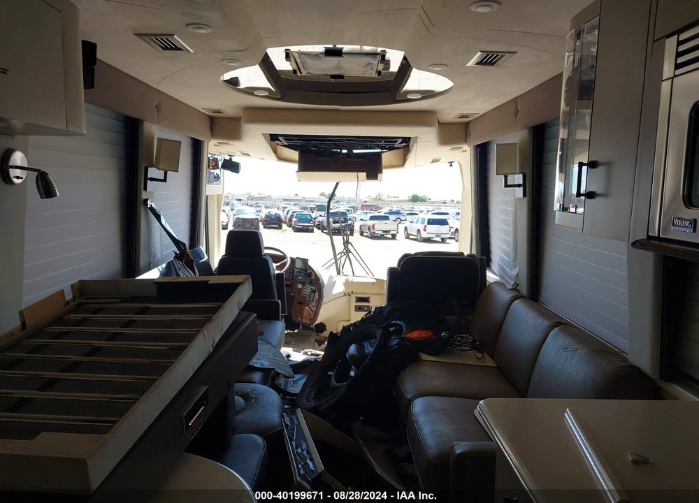 2002 PREVOST BUS VIN: 2PCW33406Y1027183