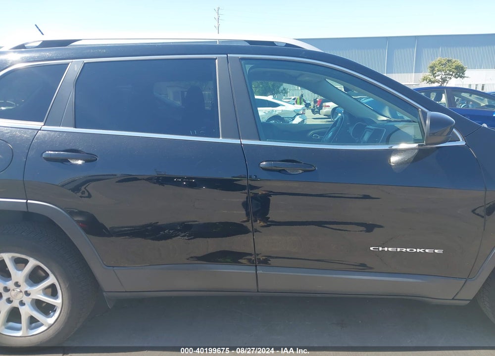2018 JEEP CHEROKEE LATITUDE FWD VIN: 1C4PJLCBXJD565778
