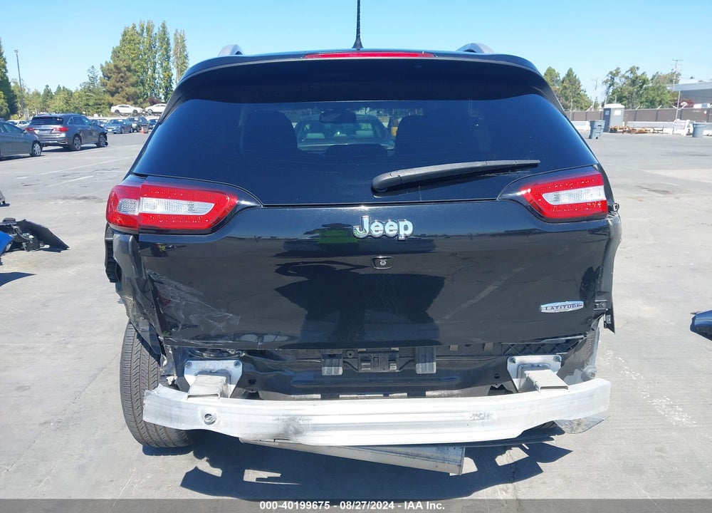 2018 JEEP CHEROKEE LATITUDE FWD VIN: 1C4PJLCBXJD565778