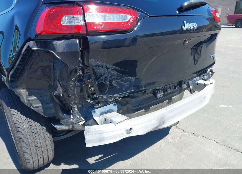 2018 JEEP CHEROKEE LATITUDE FWD VIN: 1C4PJLCBXJD565778