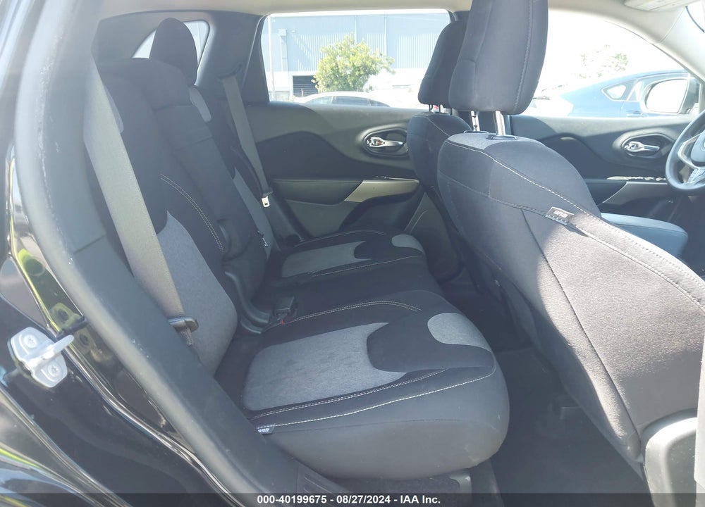 2018 JEEP CHEROKEE LATITUDE FWD VIN: 1C4PJLCBXJD565778