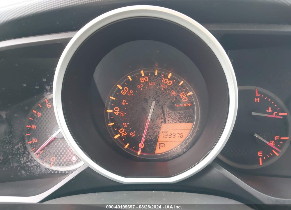 2010 TOYOTA 4RUNNER SR5 V6 VIN: JTEZU5JR5A5008360