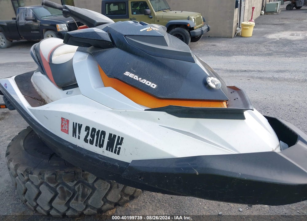 2011 SEA DOO WAKE 155 VIN: YDV22826C111