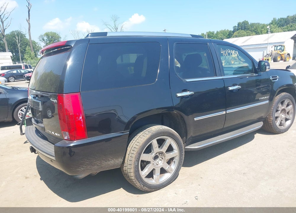 2014 CADILLAC ESCALADE LUXURY VIN: 1GYS4BEF0ER182611