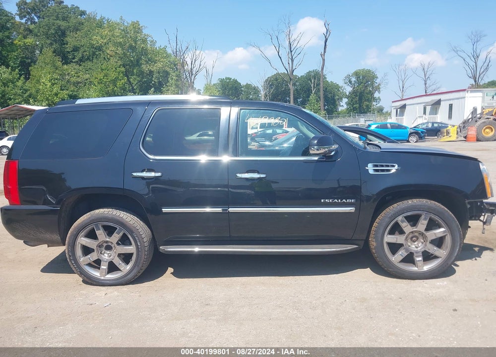 2014 CADILLAC ESCALADE LUXURY VIN: 1GYS4BEF0ER182611