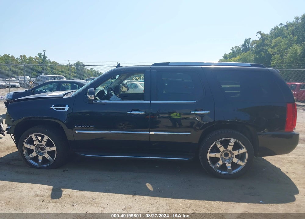 2014 CADILLAC ESCALADE LUXURY VIN: 1GYS4BEF0ER182611