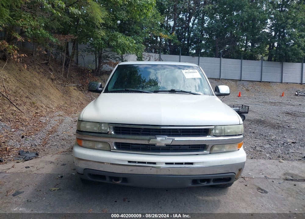 2000 CHEVROLET TAHOE ALL NEW LS VIN: 1GNEK13T4YJ143266
