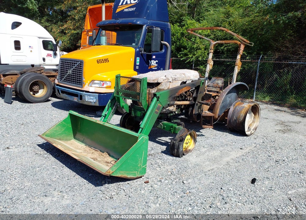 2015 JOHN DEERE TRACTOR VIN: 1PY5055ETF3112509