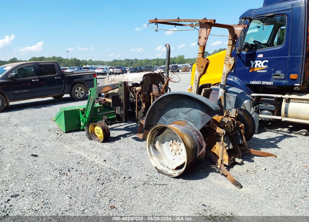 2015 JOHN DEERE TRACTOR VIN: 1PY5055ETF3112509