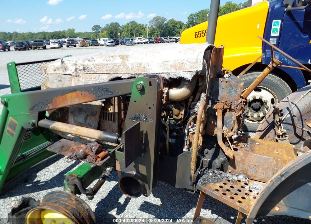 2015 JOHN DEERE TRACTOR VIN: 1PY5055ETF3112509