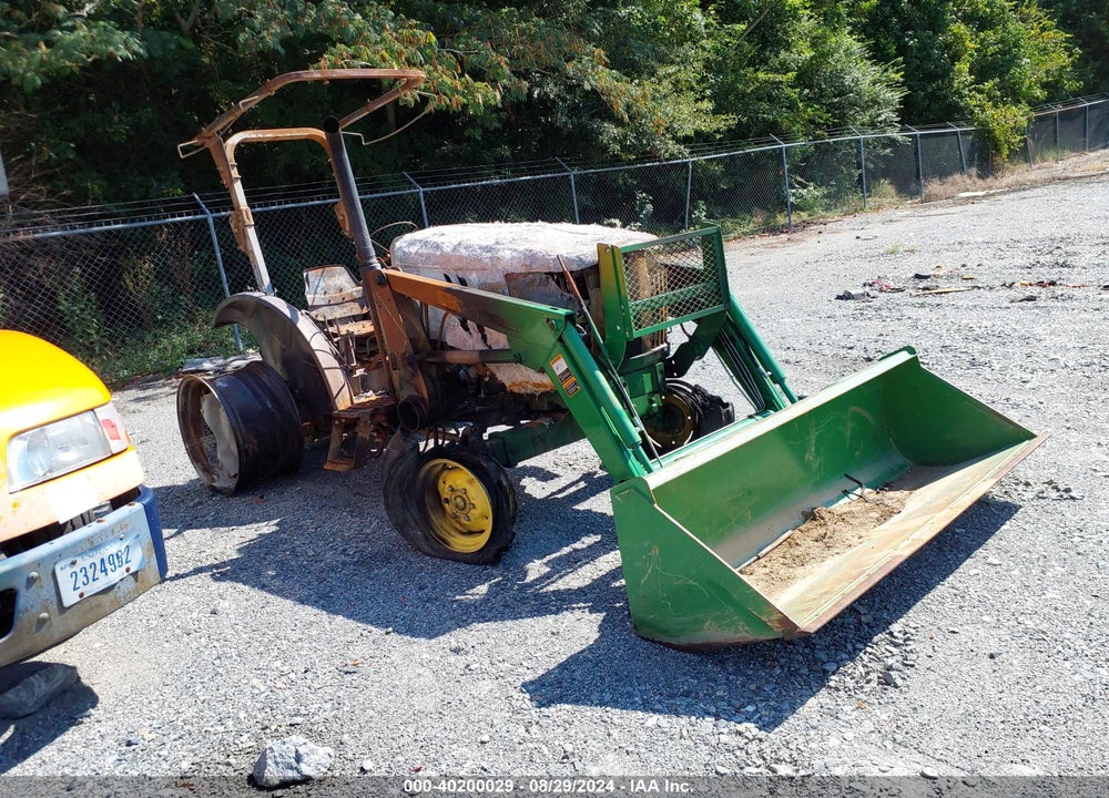 2015 JOHN DEERE TRACTOR VIN: 1PY5055ETF3112509