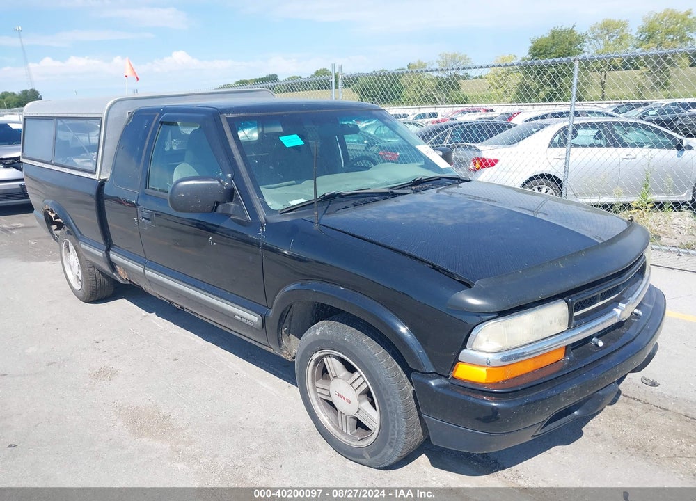 2001 CHEVROLET S-10 LS VIN: 1GCCS195318236656