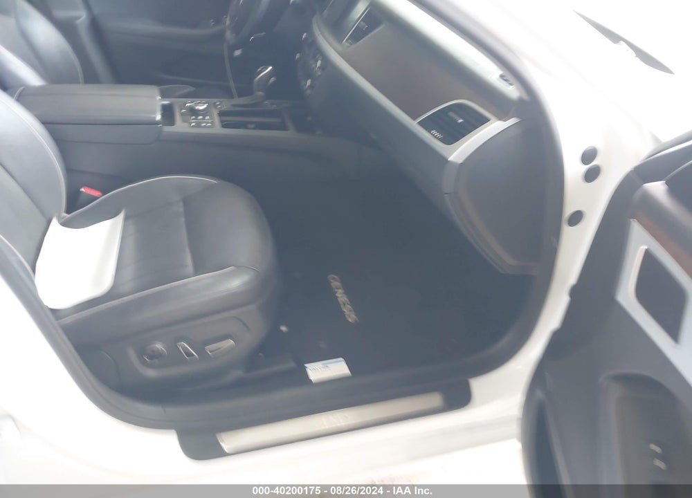 2015 HYUNDAI GENESIS 3.8 VIN: KMHGN4JEXFU018648