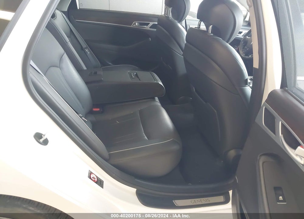 2015 HYUNDAI GENESIS 3.8 VIN: KMHGN4JEXFU018648