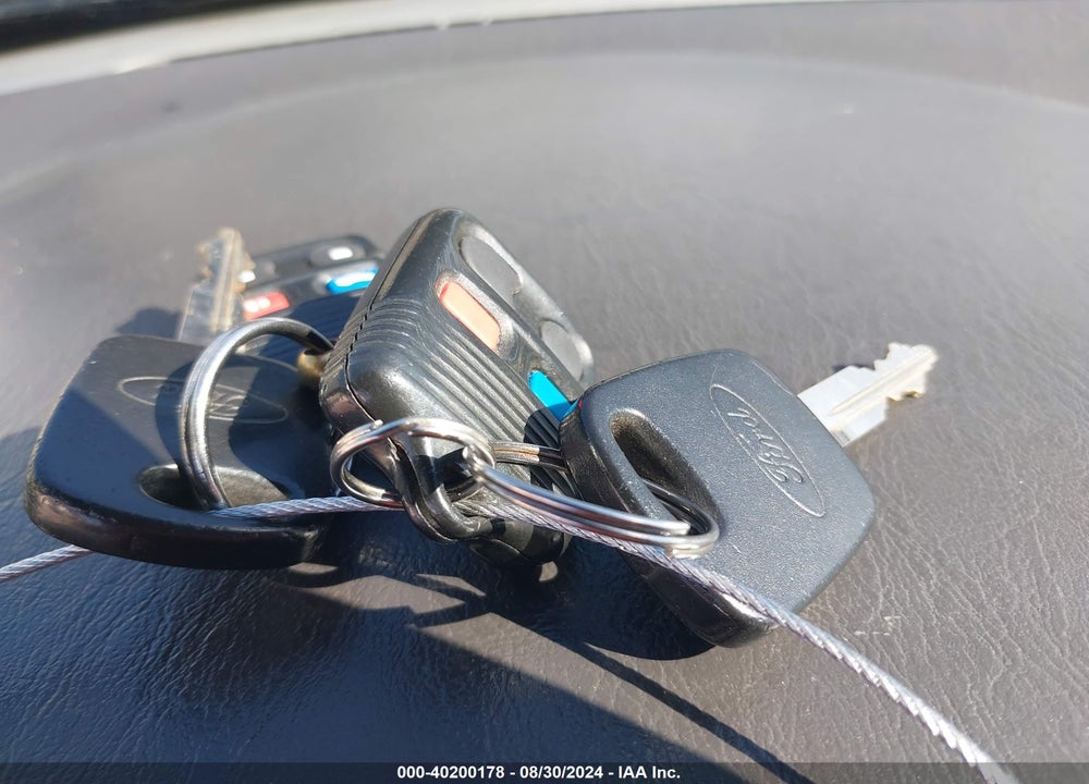 2001 FORD FOCUS ZX3 VIN: 3FAHP31361R110731