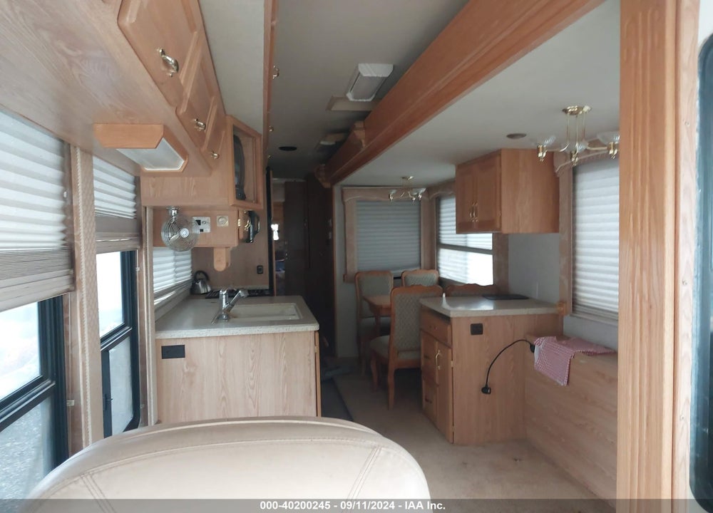 2004 FREIGHTLINER CHASSIS X LINE MOTOR HOME VIN: 4UZAAHDC44CN25518