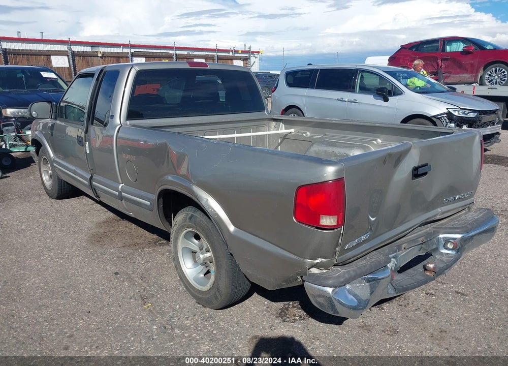 2002 CHEVROLET S-10 LS VIN: 1GCCS19W128254230