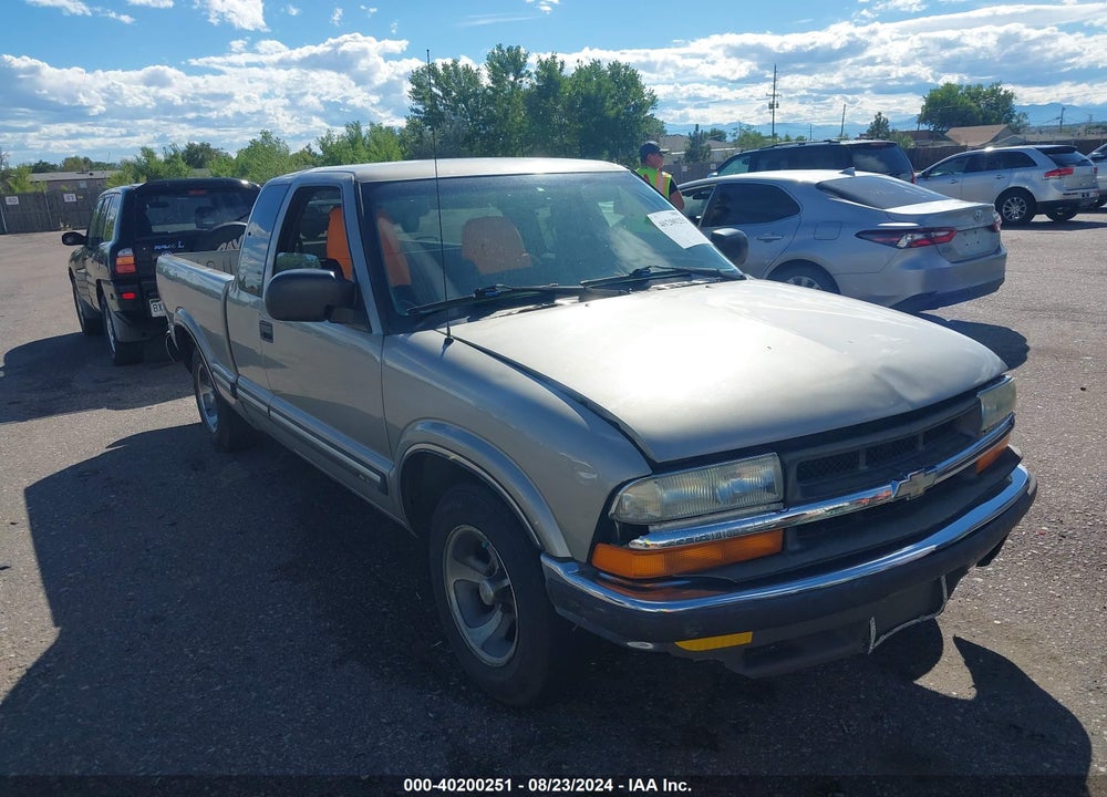 2002 CHEVROLET S-10 LS VIN: 1GCCS19W128254230