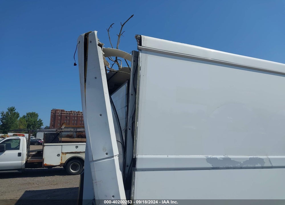 2013 ISUZU COMMERCIAL VAN VIN: JALB4T178D7W01775
