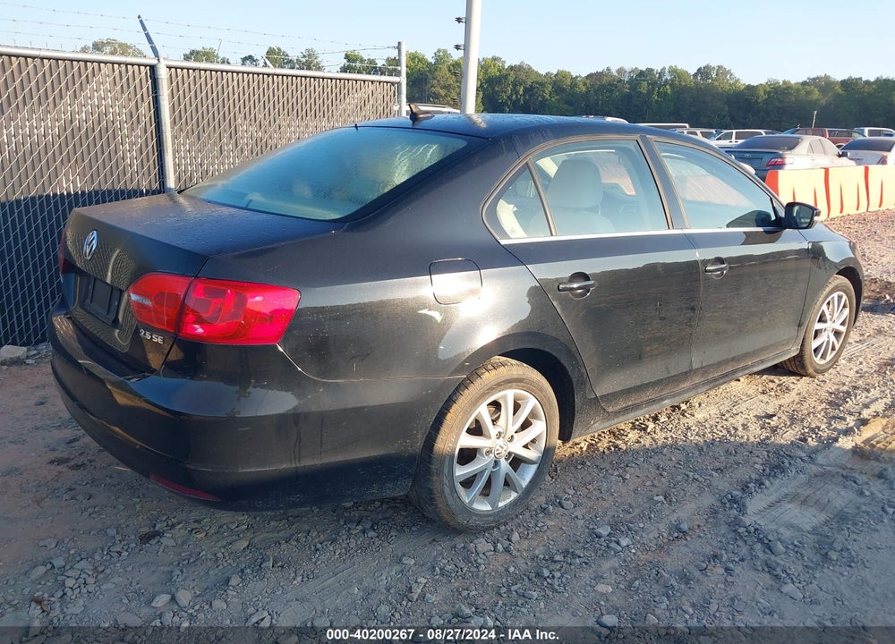 2013 VOLKSWAGEN JETTA 2.5L SE VIN: 3VWDP7AJ8DM440884
