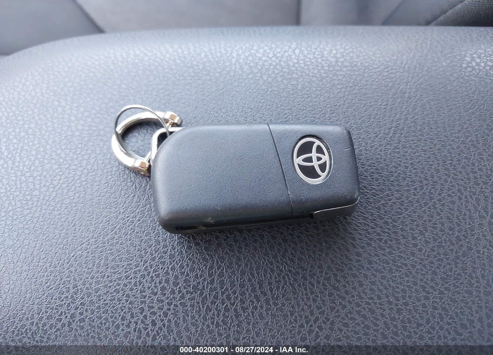 2021 TOYOTA CAMRY LE VIN: 4T1C11AKXMU466769