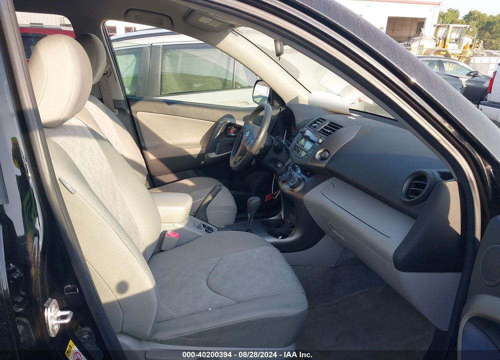2009 TOYOTA RAV4 VIN: JTMBF35VX95015747