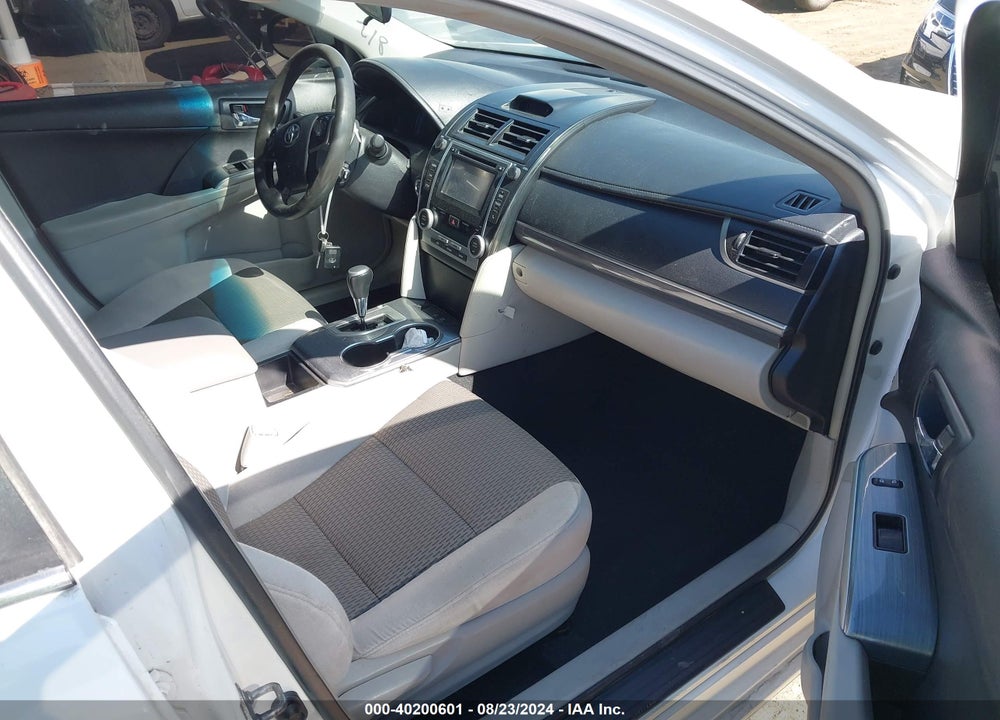 2014 TOYOTA CAMRY HYBRID LE/SE LIMITED EDITION/XLE VIN: 4T1BD1FK2EU135147