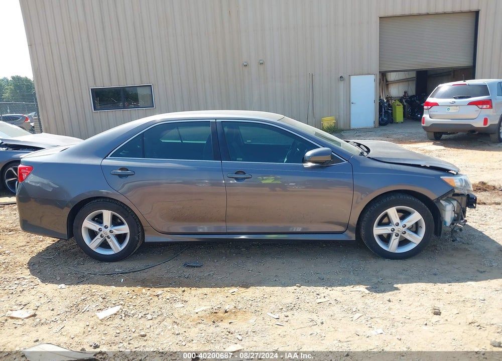 2014 TOYOTA CAMRY SE VIN: 4T1BF1FK5EU828269