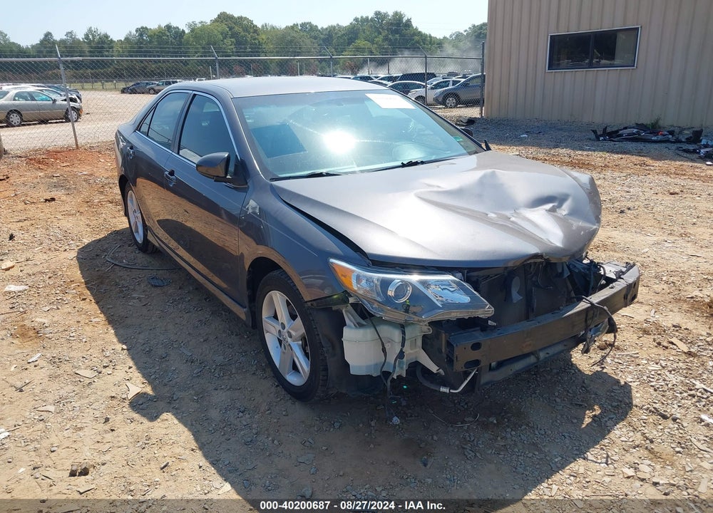 2014 TOYOTA CAMRY SE VIN: 4T1BF1FK5EU828269