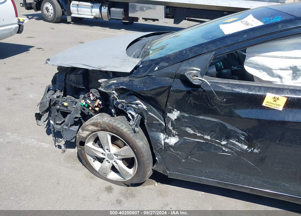 2013 HYUNDAI ELANTRA GLS VIN: KMHDH4AEXDU898712
