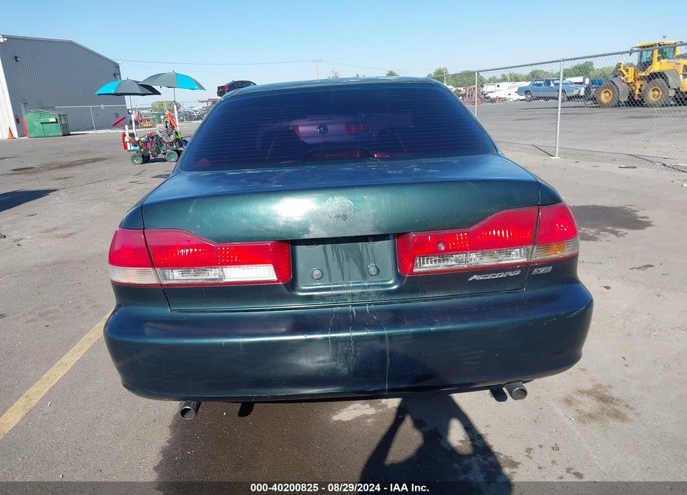 2001 HONDA ACCORD 3.0 EX VIN: 1HGCG165X1A040567