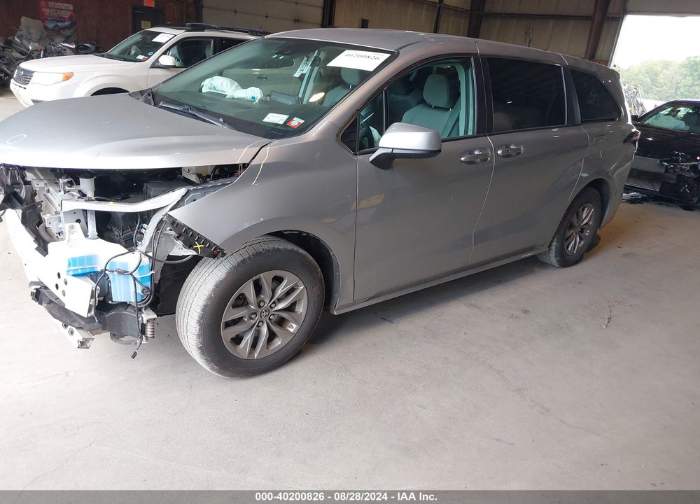 2022 TOYOTA SIENNA LE VIN: 5TDKRKEC0NS075492