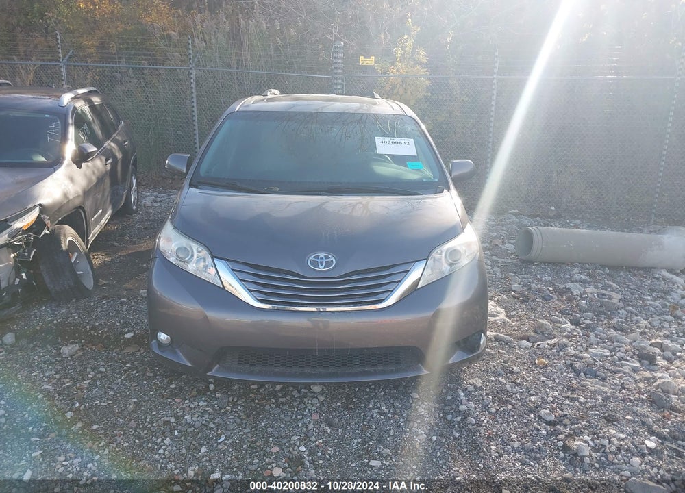 2016 TOYOTA SIENNA XLE 8 PASSENGER VIN: 5TDYK3DC7GS715318