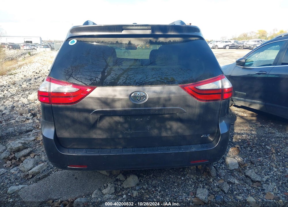 2016 TOYOTA SIENNA XLE 8 PASSENGER VIN: 5TDYK3DC7GS715318