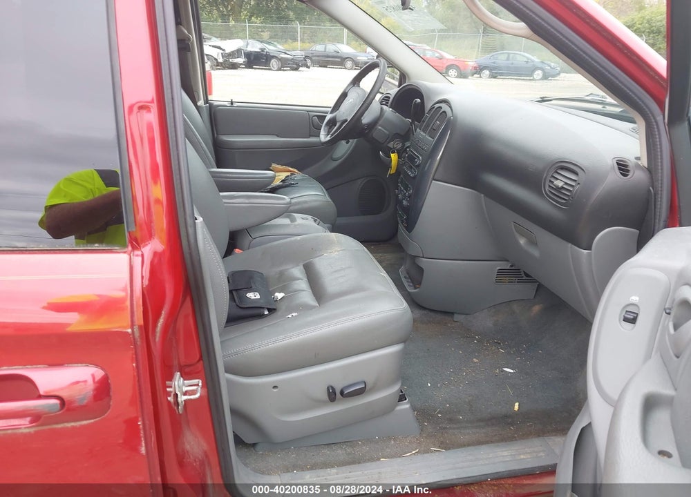 2007 DODGE GRAND CARAVAN SXT VIN: 2D4GP44L07R276977