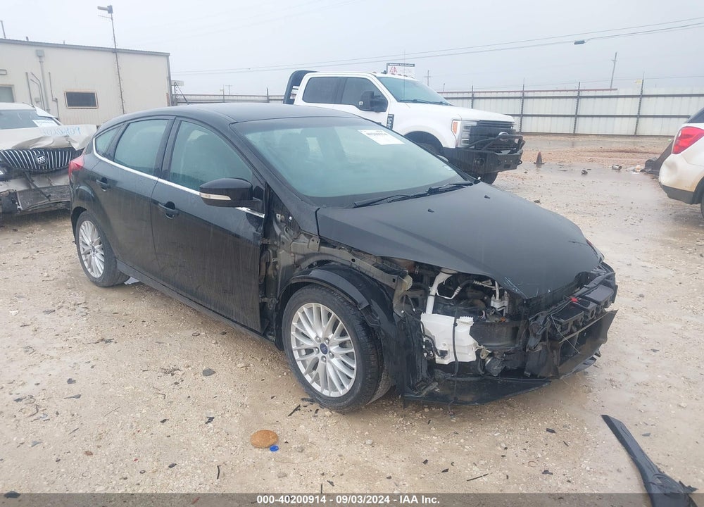 2014 FORD FOCUS TITANIUM VIN: 1FADP3N23EL196603