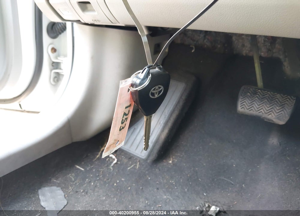 2011 TOYOTA COROLLA LE VIN: 2T1BU4EE3BC660616