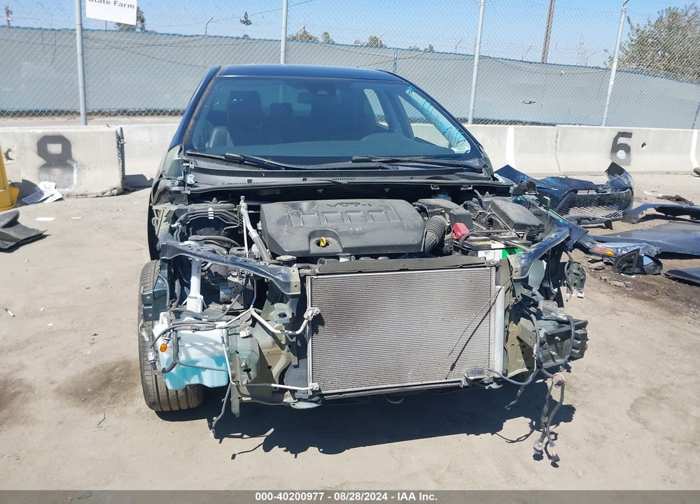 2018 TOYOTA COROLLA SE VIN: 5YFBURHE6JP742346