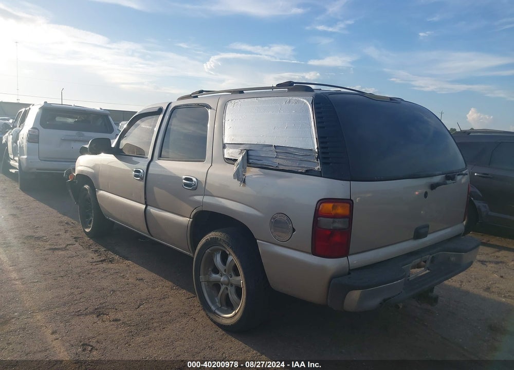 2001 CHEVROLET TAHOE LS VIN: 1GNEC13T01R121379