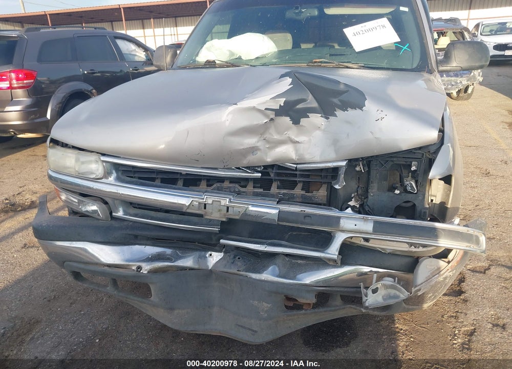 2001 CHEVROLET TAHOE LS VIN: 1GNEC13T01R121379