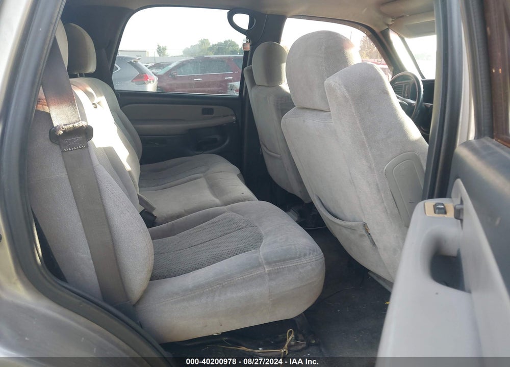 2001 CHEVROLET TAHOE LS VIN: 1GNEC13T01R121379