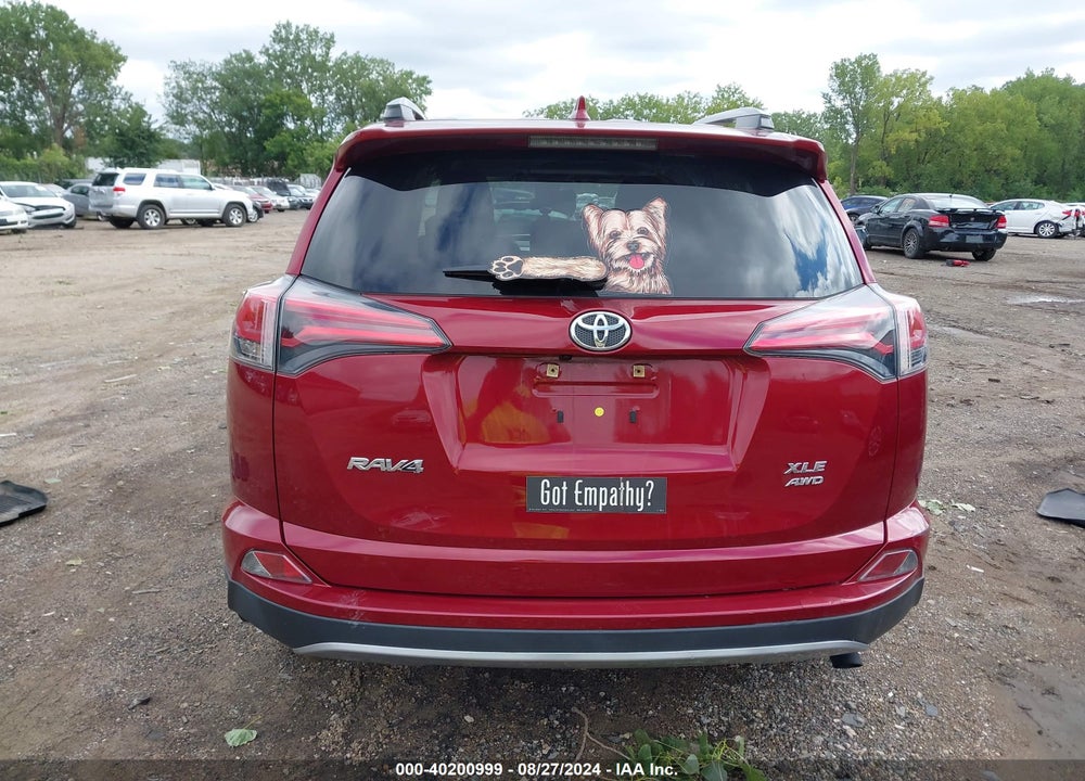 2018 TOYOTA RAV4 XLE VIN: JTMRFREV7JD251316