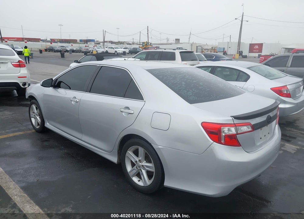 2014 TOYOTA CAMRY SE VIN: 4T1BF1FK1EU400800