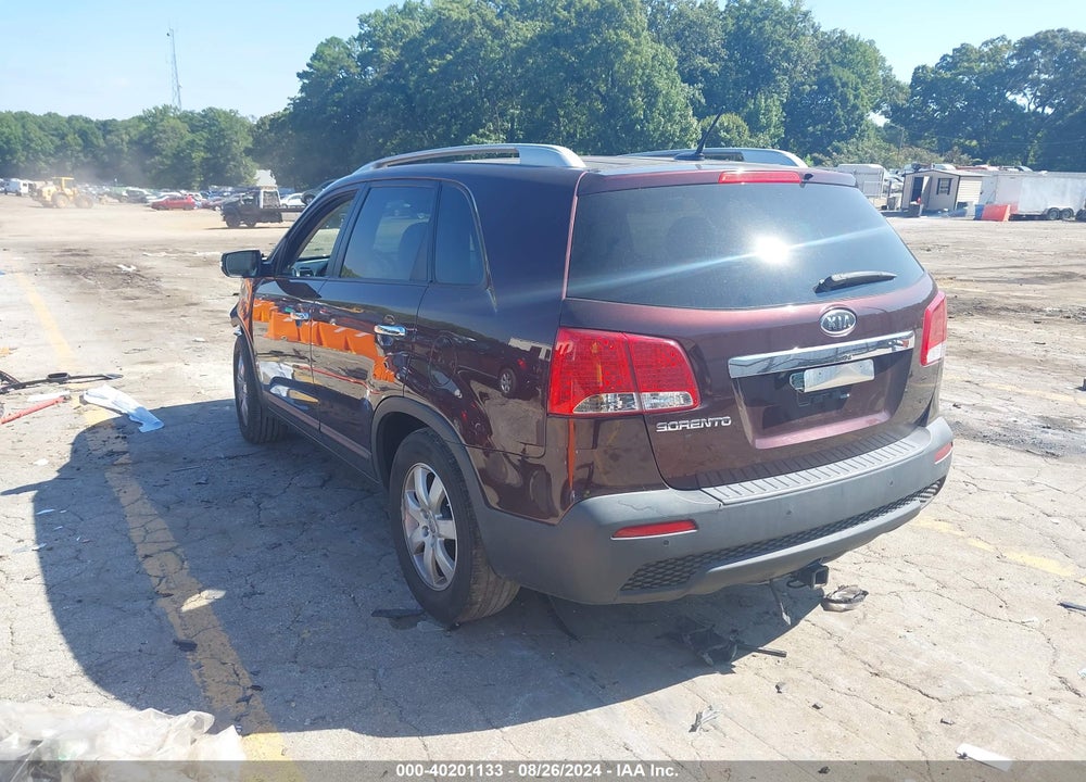 2013 KIA SORENTO LX VIN: 5XYKT3A69DG326125