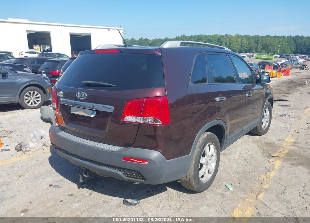 2013 KIA SORENTO LX VIN: 5XYKT3A69DG326125