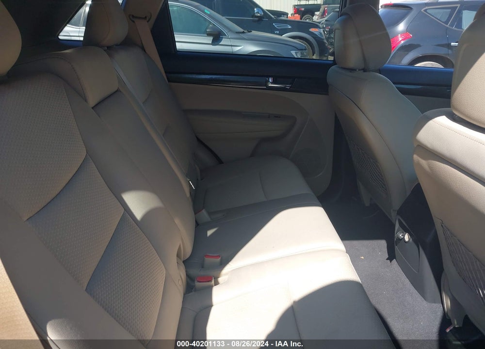 2013 KIA SORENTO LX VIN: 5XYKT3A69DG326125