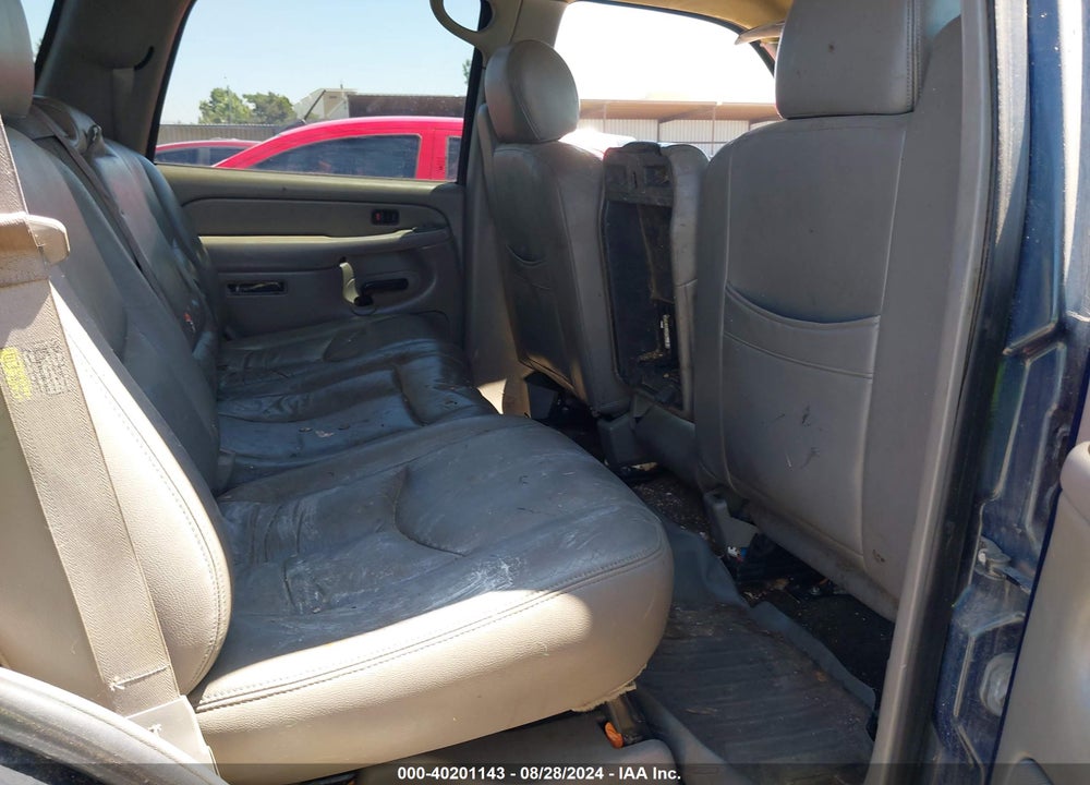 2005 GMC YUKON SLE VIN: 1GKEC13T75R115243